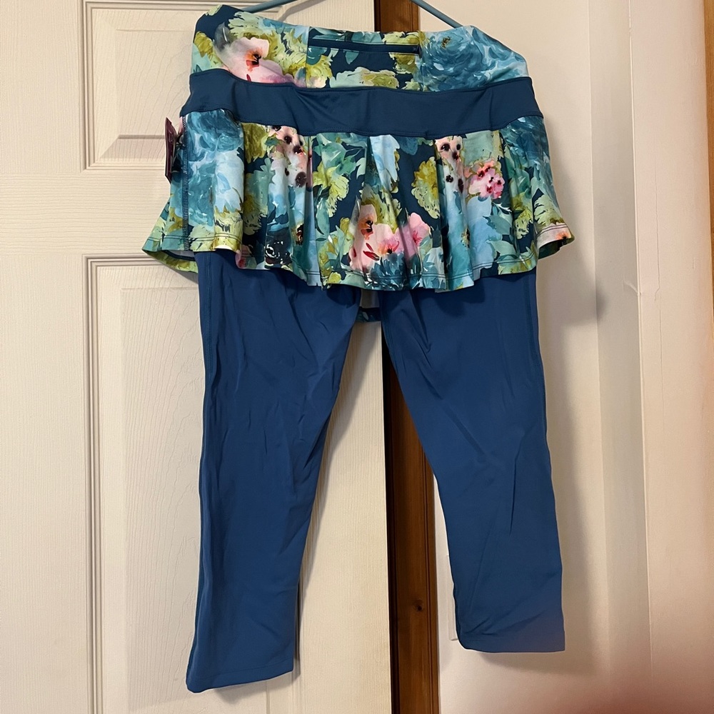 Skirt Sports Lioness capri skirt in Vacay Print